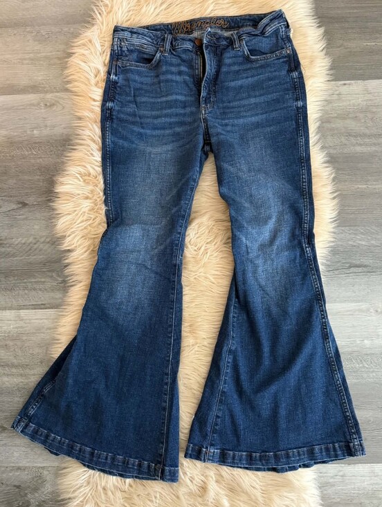 Wrangler Denim - Wrangler High Rise Flare Jeans Medium Wash 32" X 34"